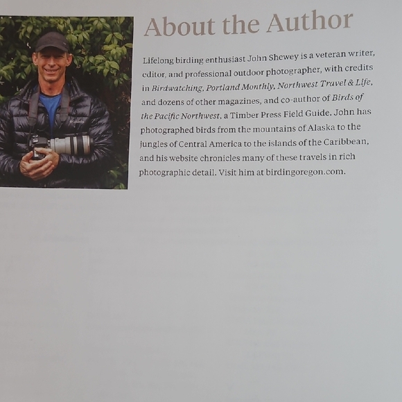 Hummingbird Handbook Coffee Table Book. - Picture 4 of 6